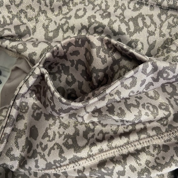 Mono B Women's XL Gold Foil Leopard Print Sports Bra & Leggings Set NEW Curvy‎ - Picture 5 of 10